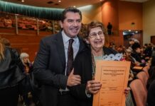 Orrego entregó 442 escrituras y más familias sanjuaninas accedieron a la titularidad de sus viviendas